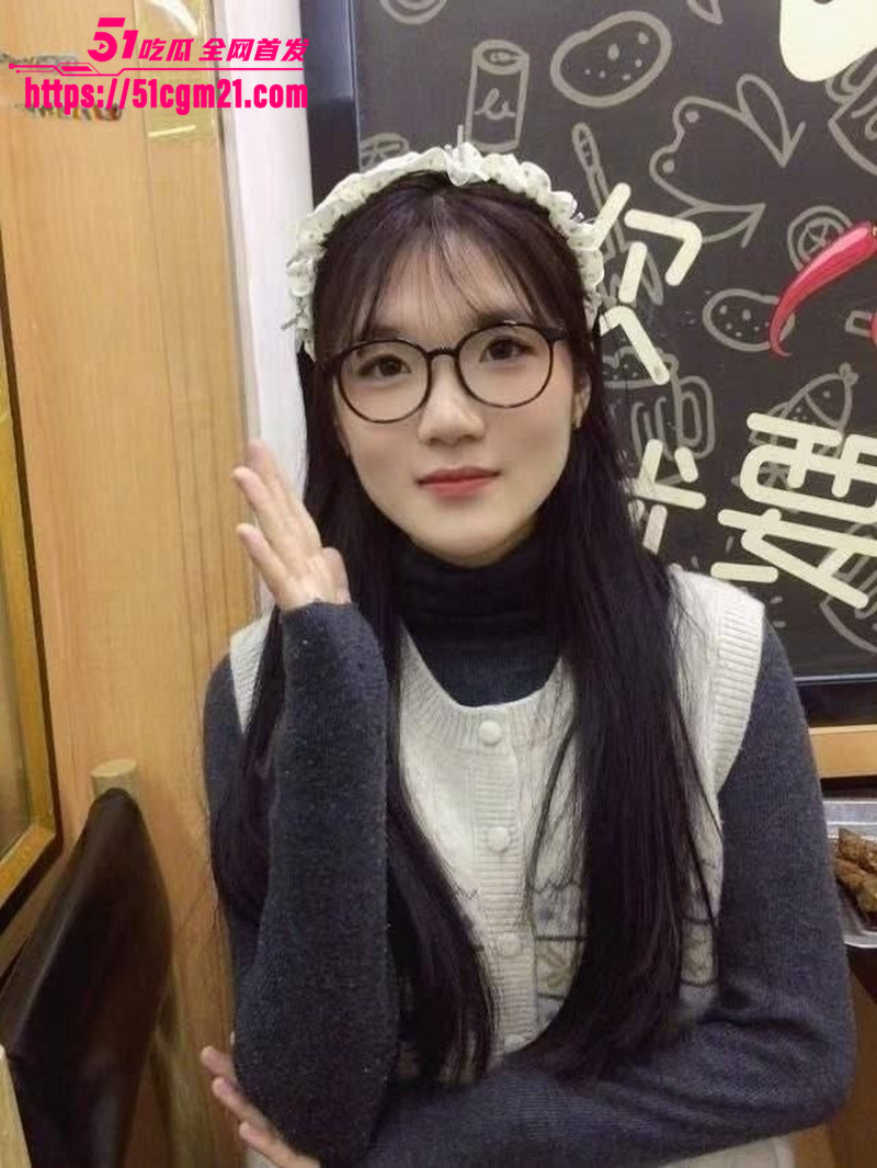 传媒学院眼镜妹 周晓云 男友调教视频泄密 露脸深喉传统姿势爆操 反差婊骚到没边! 传媒学院眼镜妹 周晓云 男友调教视频泄密 露脸深喉传统姿势爆操 反差婊骚到没边!