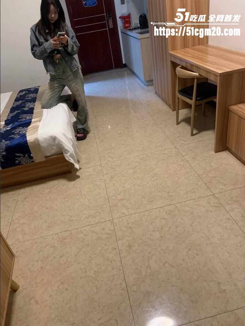 极品反差网红少女翘臀无套后入1 极品反差网红少女翘臀无套后入1
