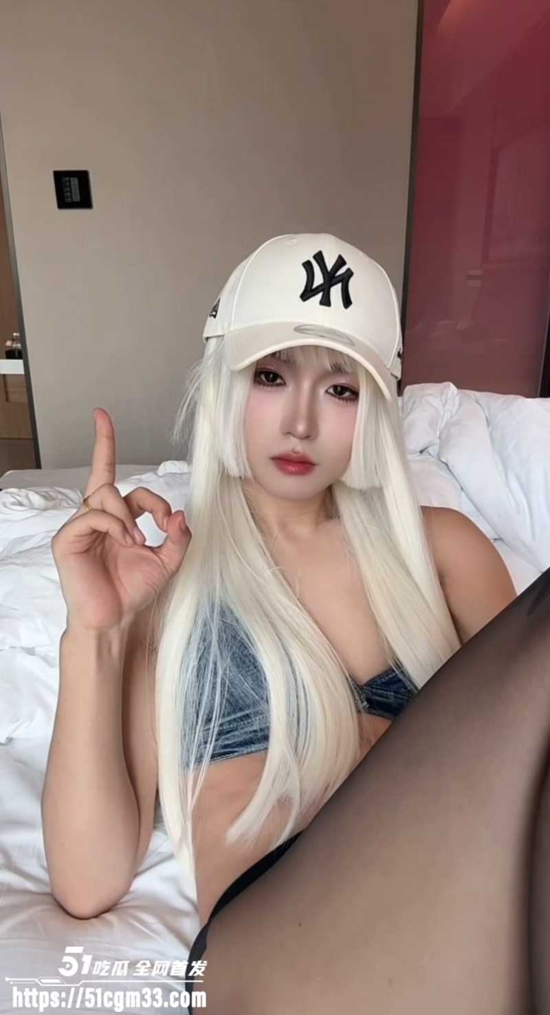 高颜值伪娘TS榛榛盯射自慰1
