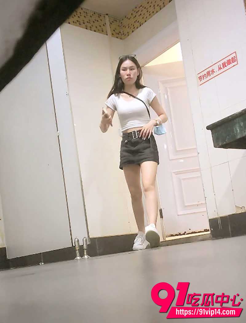 商场女厕偷拍 1 商场女厕偷拍 1