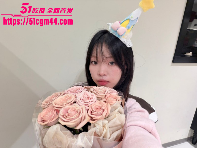 西澳大学IT留学生被女友联合闺蜜曝光07