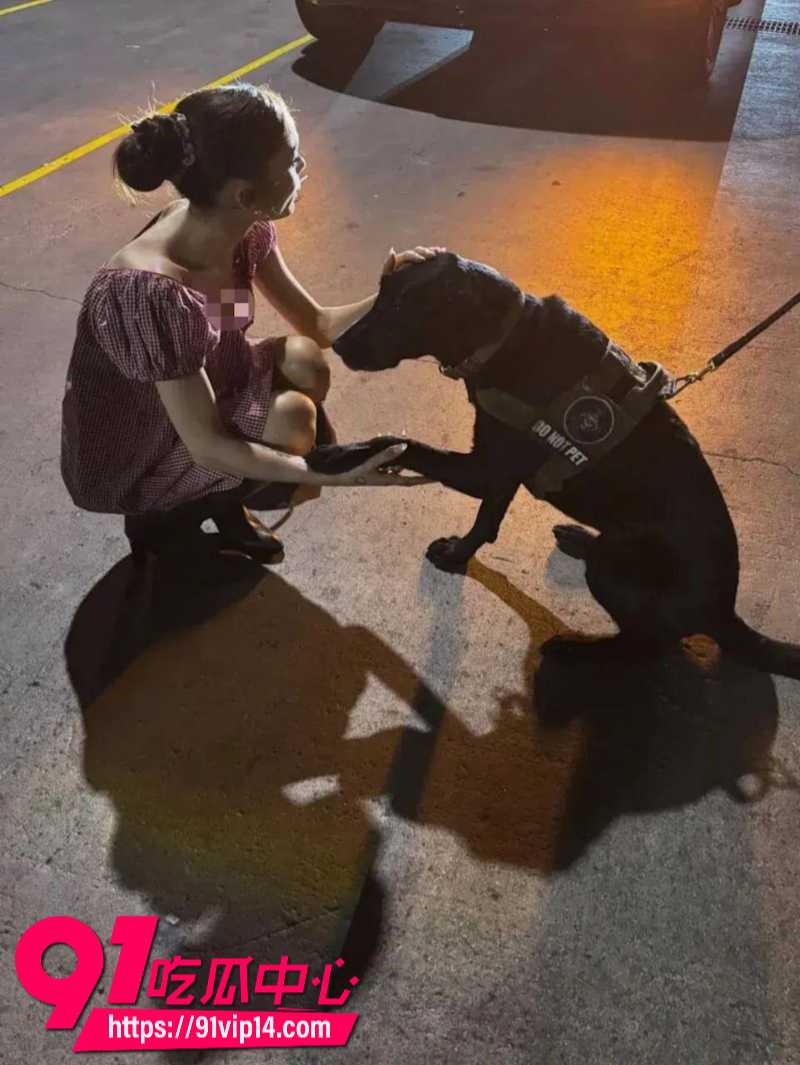 美国创作歌手ArianaGrande自拍照走光露奶照在IG疯传8 美国创作歌手ArianaGrande自拍照走光露奶照在IG疯传8