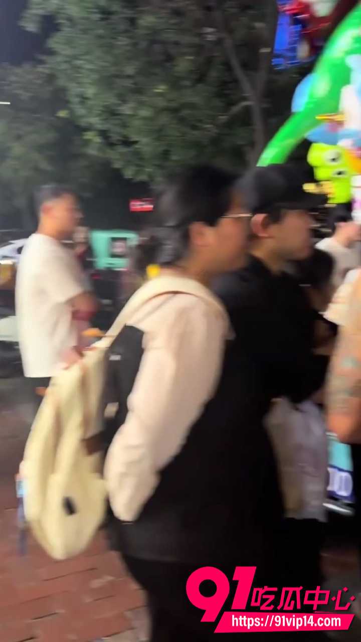 青岛即墨宝龙广场夜市狗贩纠纷3 青岛即墨宝龙广场夜市狗贩纠纷3