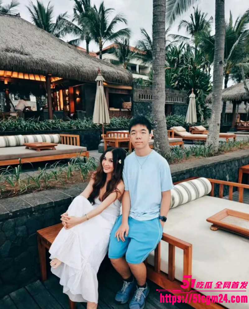 温碧霞生日现场遭养子强吻06 温碧霞生日现场遭养子强吻06