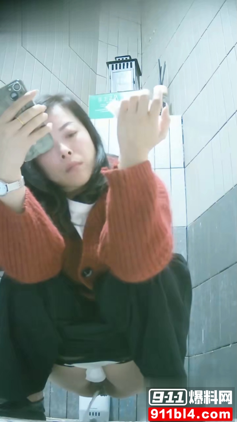 商场女厕偷拍 7 商场女厕偷拍 7