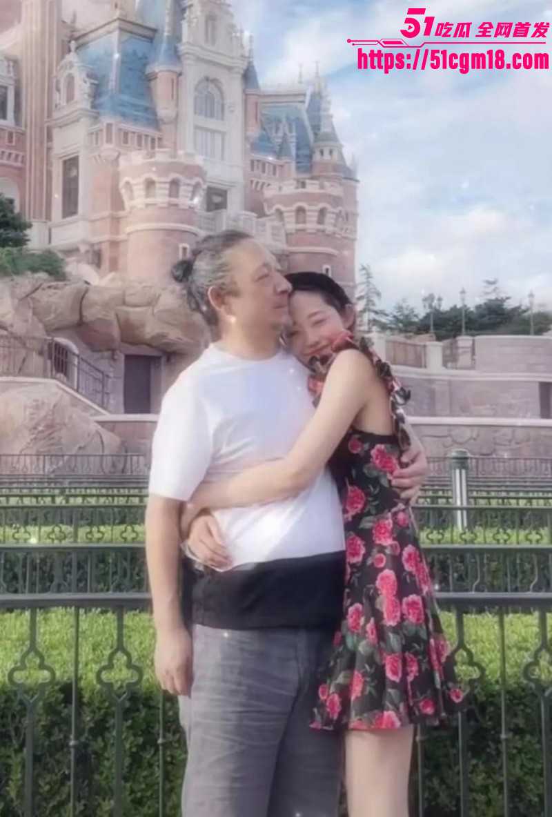 万千惠拿裸照当婚礼迎宾照04 万千惠拿裸照当婚礼迎宾照04