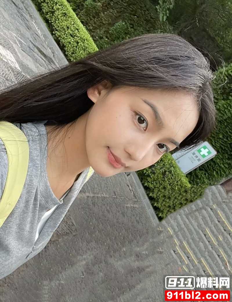 河南理工学院大四美女陈奕涵 12 河南理工学院大四美女陈奕涵 12