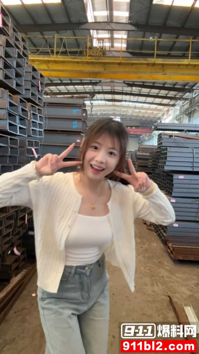 天津大邱庄钢管市场美女销售 于淼 30 天津大邱庄钢管市场美女销售 于淼 30