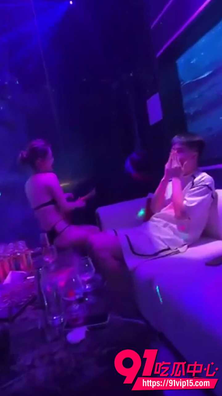 商K嫩模小姐姐贴脸裸舞5 商K嫩模小姐姐贴脸裸舞5