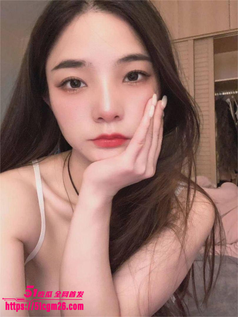 校花女神遭金主调教私拍 1 校花女神遭金主调教私拍 1