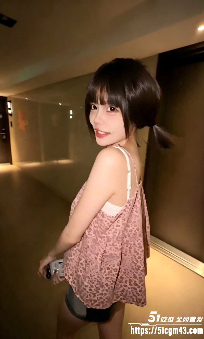 越南网红KittyKitty楼道擦边视频03 越南网红KittyKitty楼道擦边视频03