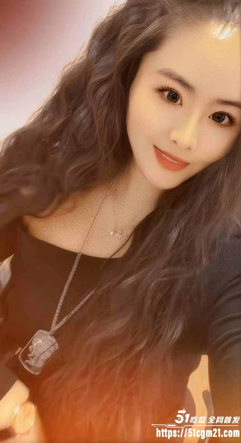 露出网黄妩媚婷儿早期福利02 露出网黄妩媚婷儿早期福利02