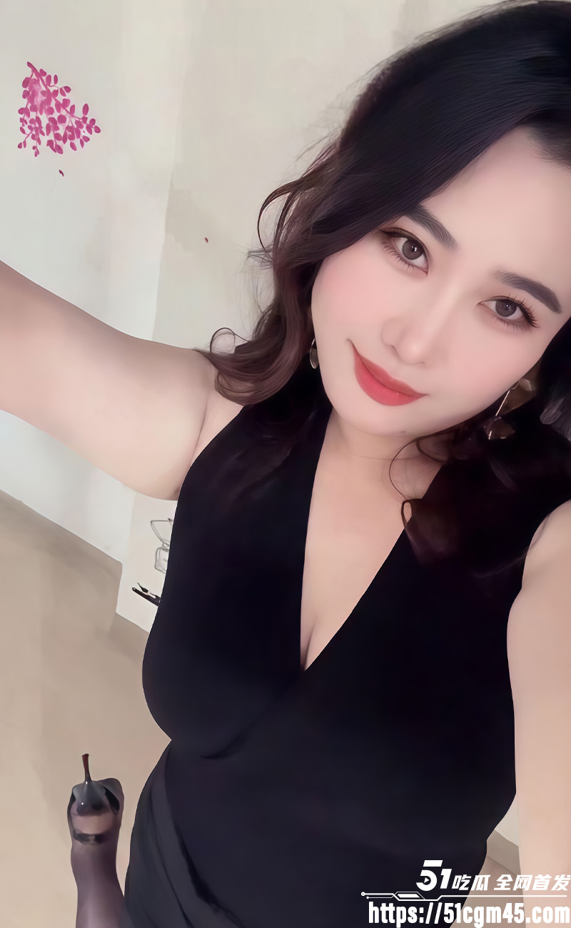 御姐 一对一自慰1 御姐 一对一自慰1