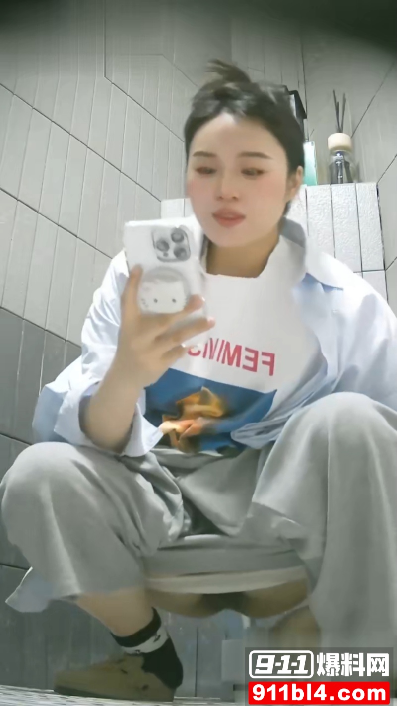 商场女厕偷拍 11 商场女厕偷拍 11