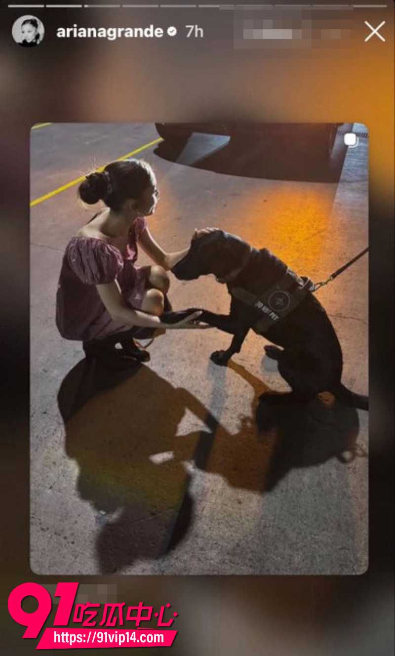美国创作歌手ArianaGrande自拍照走光露奶照在IG疯传4 美国创作歌手ArianaGrande自拍照走光露奶照在IG疯传4