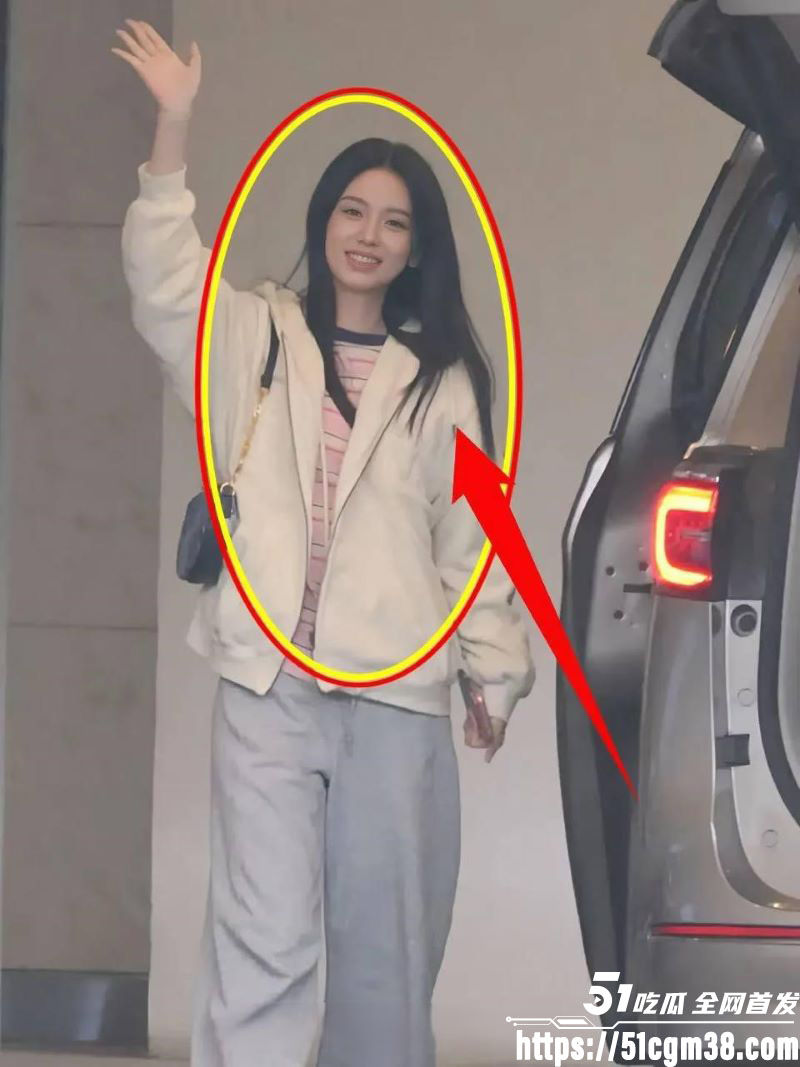 女演员周也与周皓崎恋情曝光 4 女演员周也与周皓崎恋情曝光 4