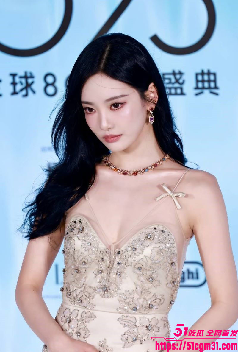 韩国巨星Lisa与中国歌手宁艺卓同场狂嗨 4 韩国巨星Lisa与中国歌手宁艺卓同场狂嗨 4