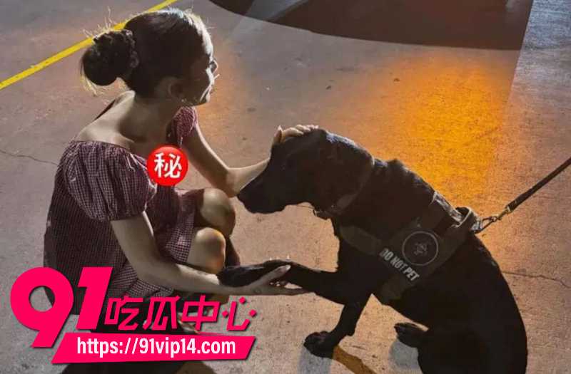 美国创作歌手ArianaGrande自拍照走光露奶照在IG疯传9 美国创作歌手ArianaGrande自拍照走光露奶照在IG疯传9