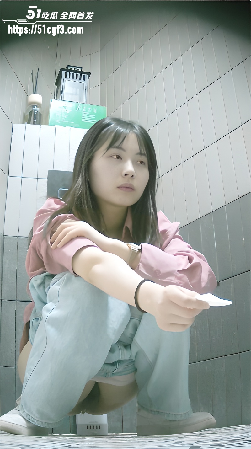 真实偷拍女公厕4k视角 1 真实偷拍女公厕4k视角 1