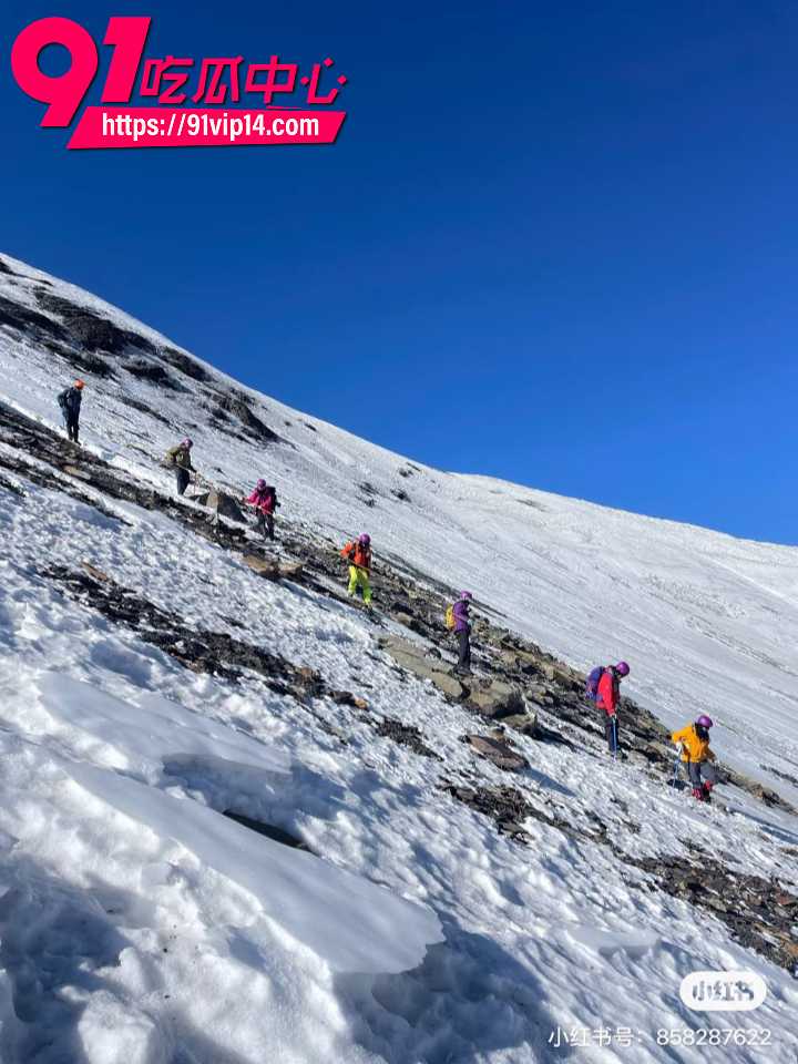 每周登山徒步实锤年轻版三大淫窟14 每周登山徒步实锤年轻版三大淫窟14