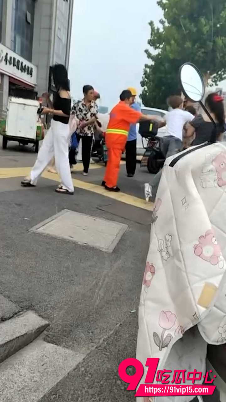 徐州丰县精神小伙锦江大厦门2 徐州丰县精神小伙锦江大厦门2