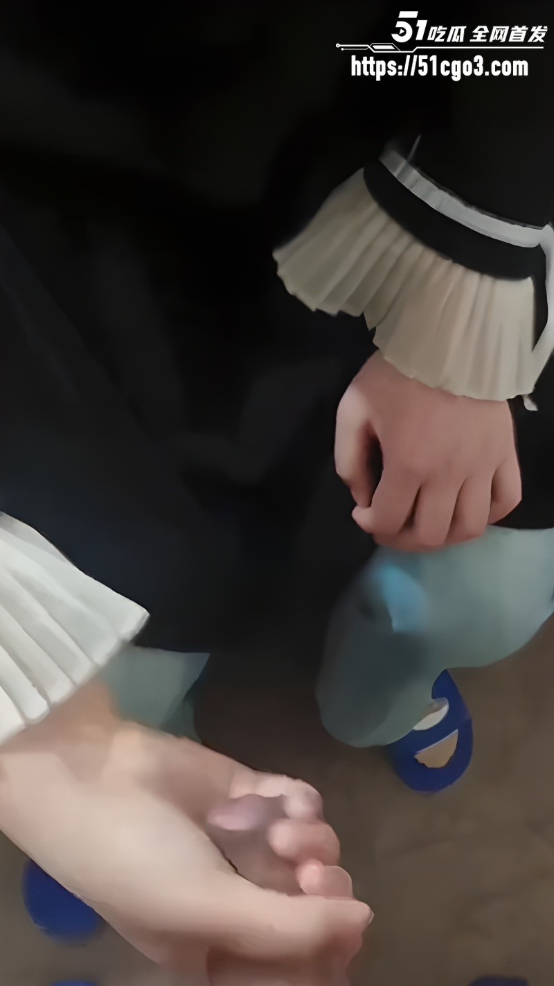 海角乱伦大神走了拜拜 2 海角乱伦大神走了拜拜 2