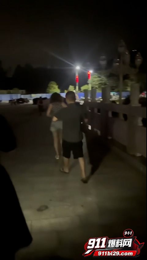 反差偷情老头8 反差偷情老头8