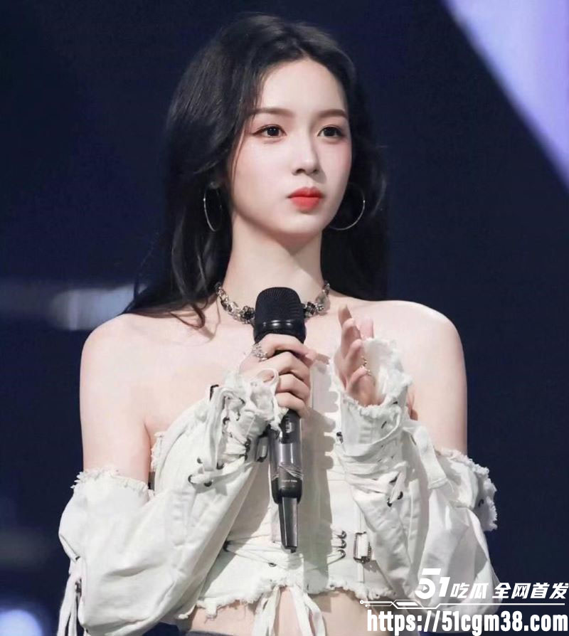 女演员周也与周皓崎恋情曝光 5 女演员周也与周皓崎恋情曝光 5