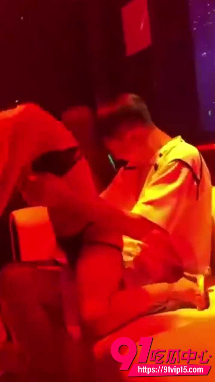 商K嫩模小姐姐贴脸裸舞3 商K嫩模小姐姐贴脸裸舞3