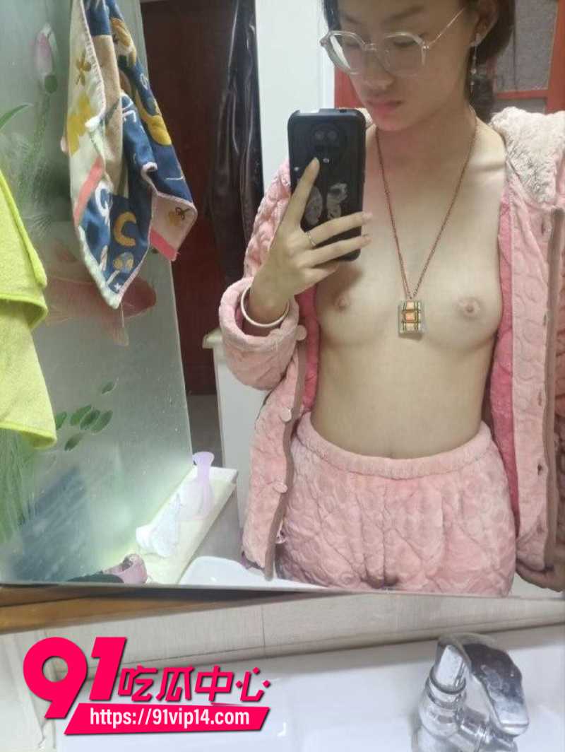 兰州文理学院成年女大学生安雪莲被主人SM调教1 兰州文理学院成年女大学生安雪莲被主人SM调教1