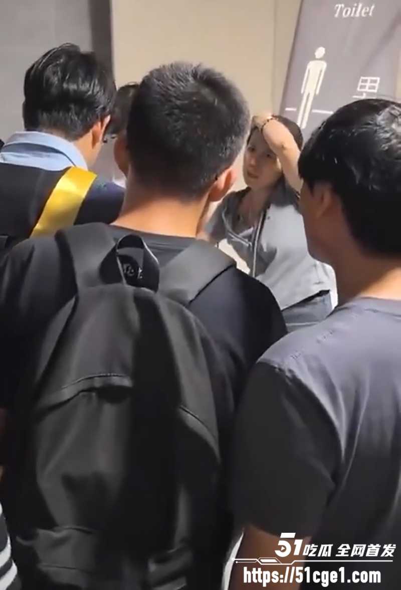河北地质大学女厕偷拍被抓视频流出 6 拷贝 河北地质大学女厕偷拍被抓视频流出 6 拷贝