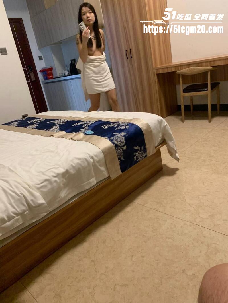极品反差网红少女翘臀无套后入2 极品反差网红少女翘臀无套后入2