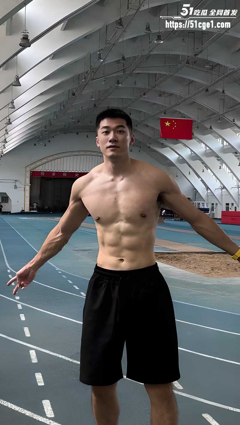 1米9体育生性爱视频01 1米9体育生性爱视频01