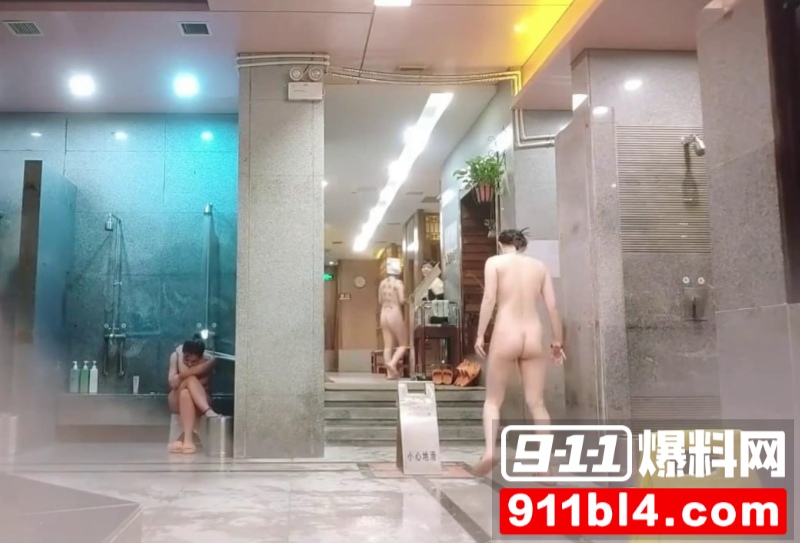顶级反差女神 偷拍洗浴8