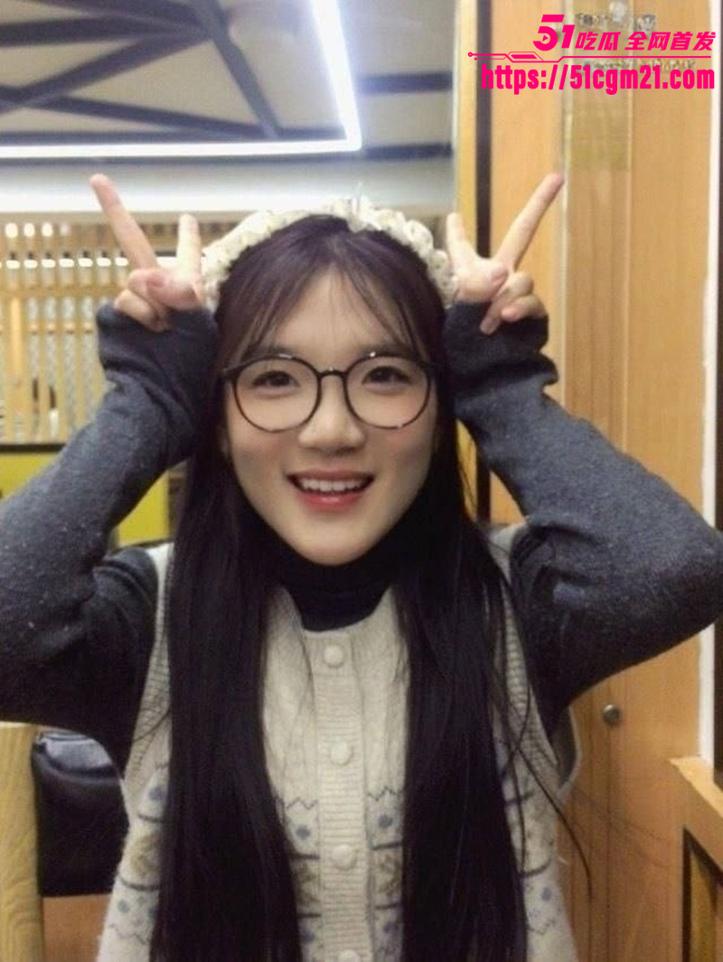 传媒学院眼镜妹 周晓云 男友调教视频泄密 露脸深喉传统姿势爆操 反差婊骚到没边! 传媒学院眼镜妹 周晓云 男友调教视频泄密 露脸深喉传统姿势爆操 反差婊骚到没边!