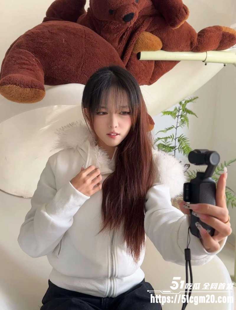 河南高颜值骚货严诗雅 1 河南高颜值骚货严诗雅 1