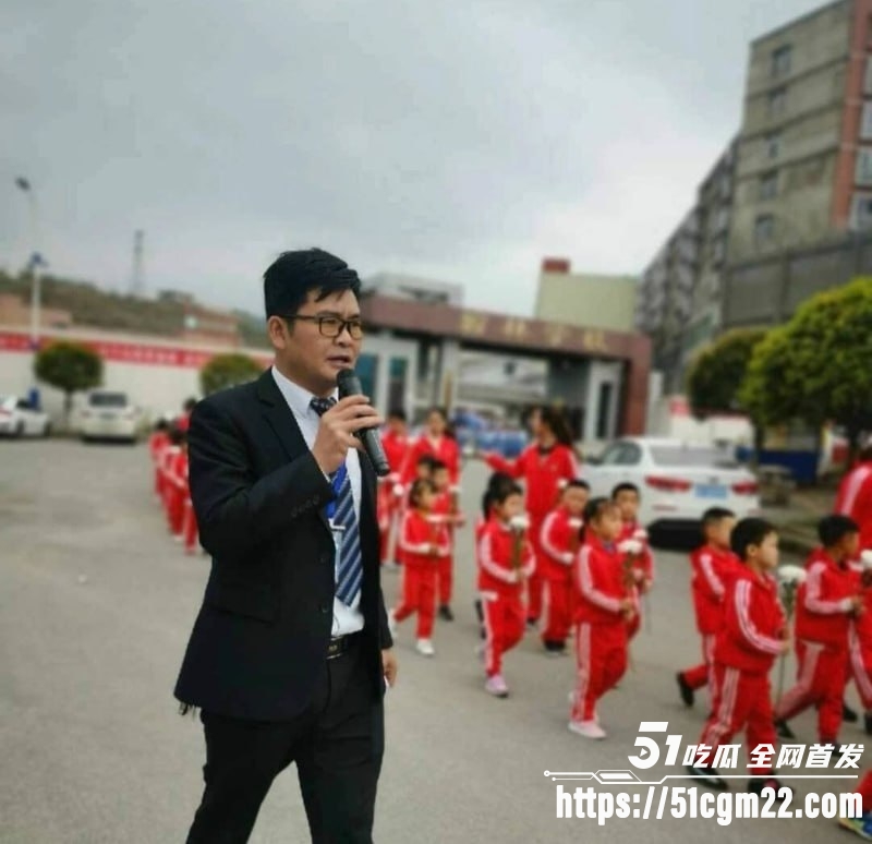 中学校长曾凡乔 2 中学校长曾凡乔 2
