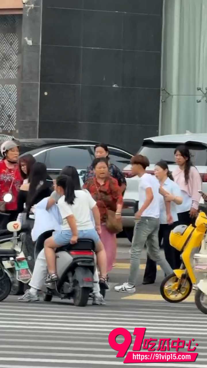 徐州丰县精神小伙锦江大厦门3 徐州丰县精神小伙锦江大厦门3