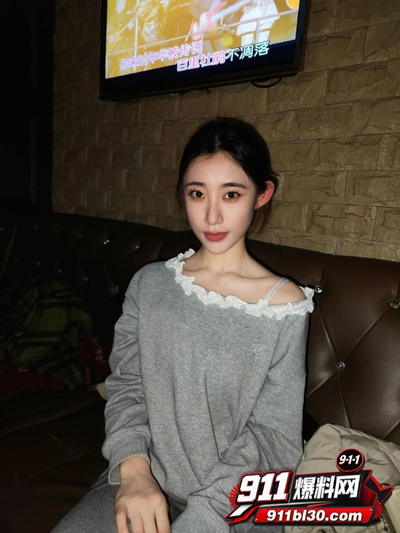 河北保定肥臀妹子 蕾丝内裤扭臀私拍5 河北保定肥臀妹子 蕾丝内裤扭臀私拍5