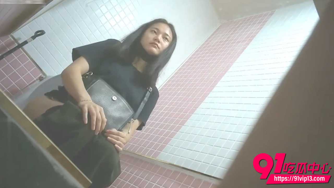 快餐店女厕偷拍小姐姐方便1 快餐店女厕偷拍小姐姐方便1