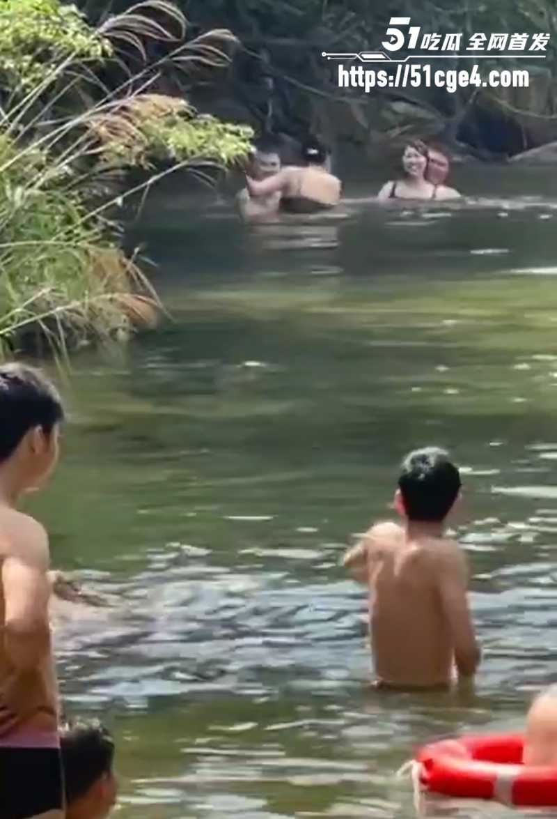 室外露出河里野战视频流出 7 拷贝 室外露出河里野战视频流出 7 拷贝