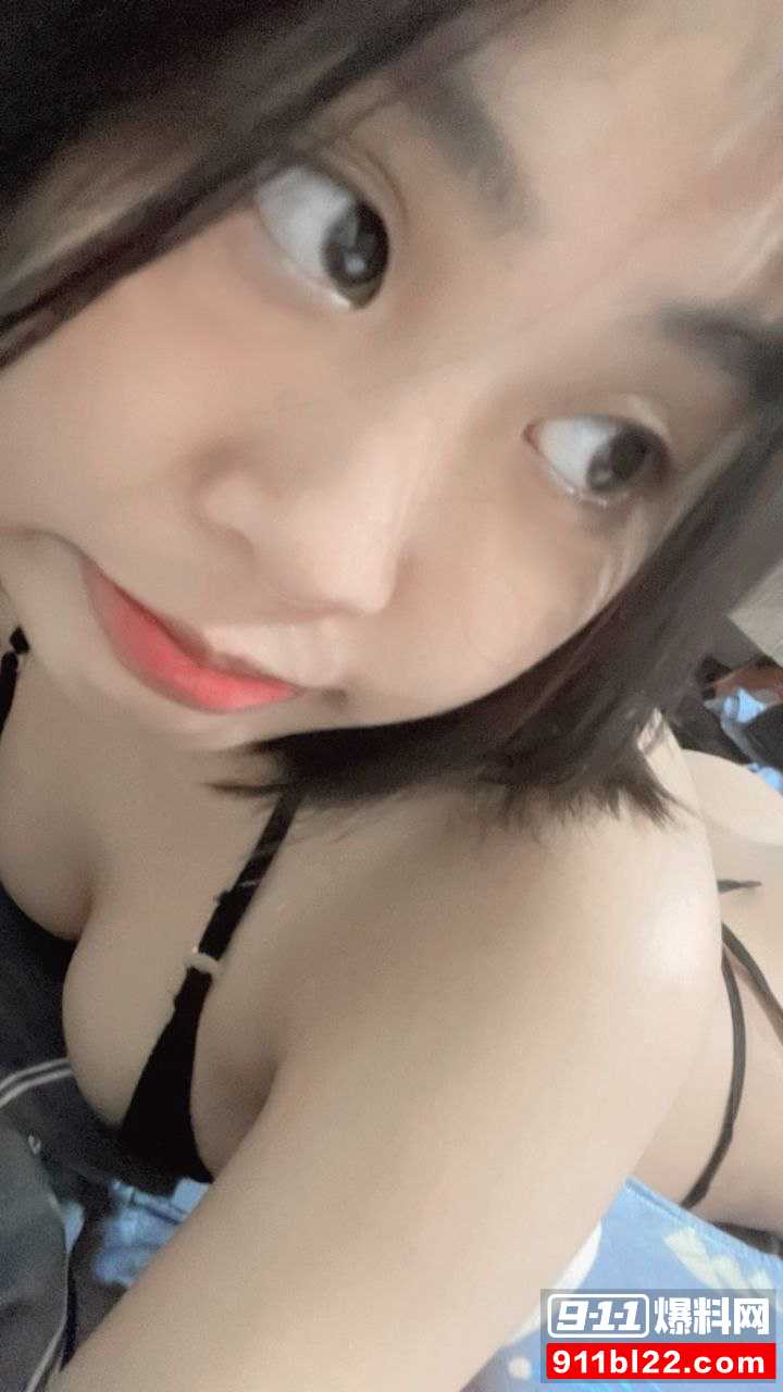 19岁清纯短发大一新生3