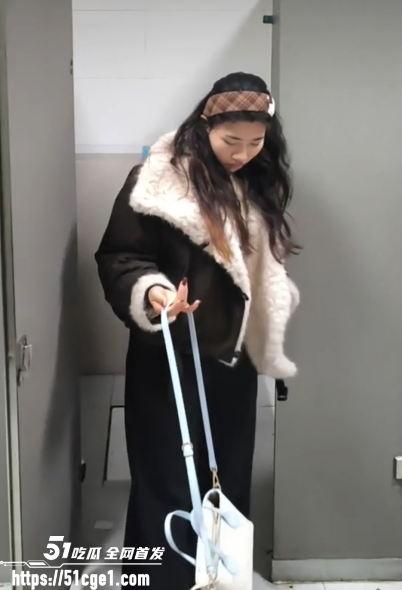 河北地质大学女厕偷拍被抓视频流出 7 拷贝 河北地质大学女厕偷拍被抓视频流出 7 拷贝
