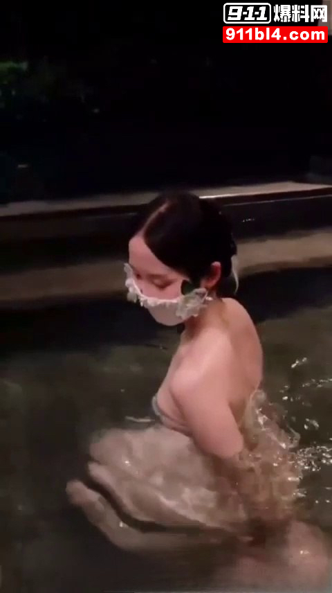 温泉露天大秀4 温泉露天大秀4