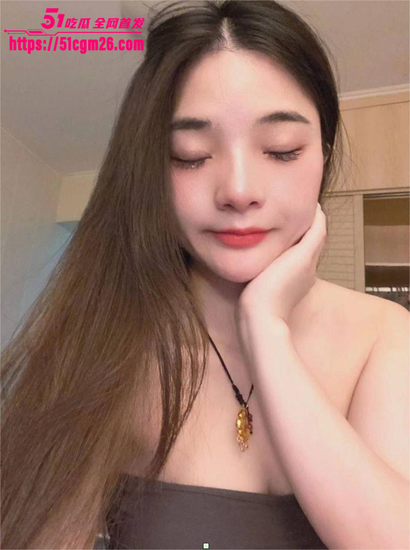 校花女神遭金主调教私拍 2 校花女神遭金主调教私拍 2